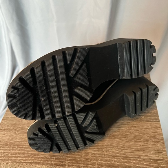 Black Chelsea Ankle Boots - Picture 6 of 7